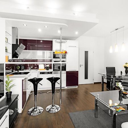 Bnb New Beautiful Apartment In The Center Of Ostrava With Option Garage Parking Eksteriør billede