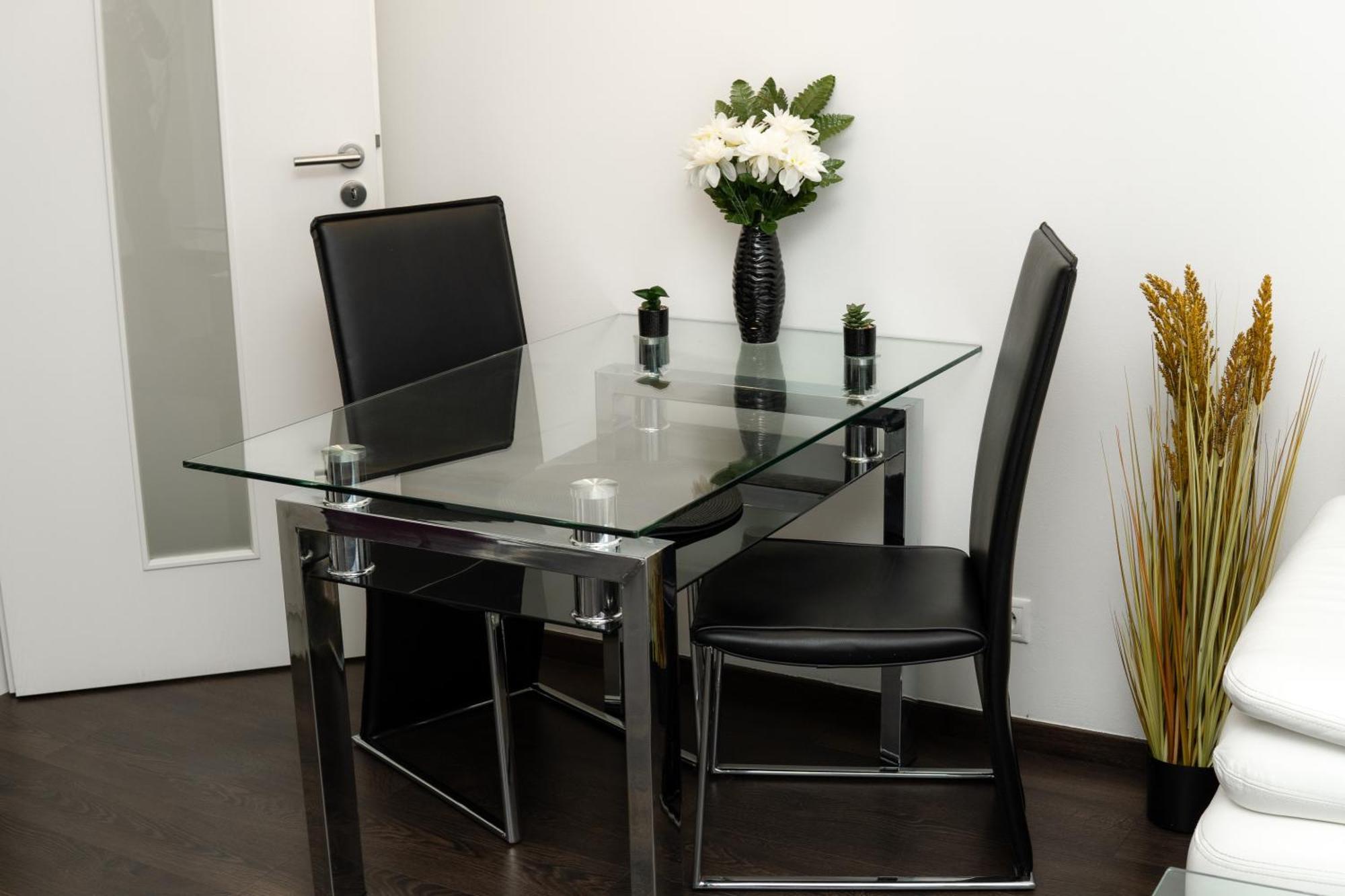 Bnb New Beautiful Apartment In The Center Of Ostrava With Option Garage Parking Eksteriør billede