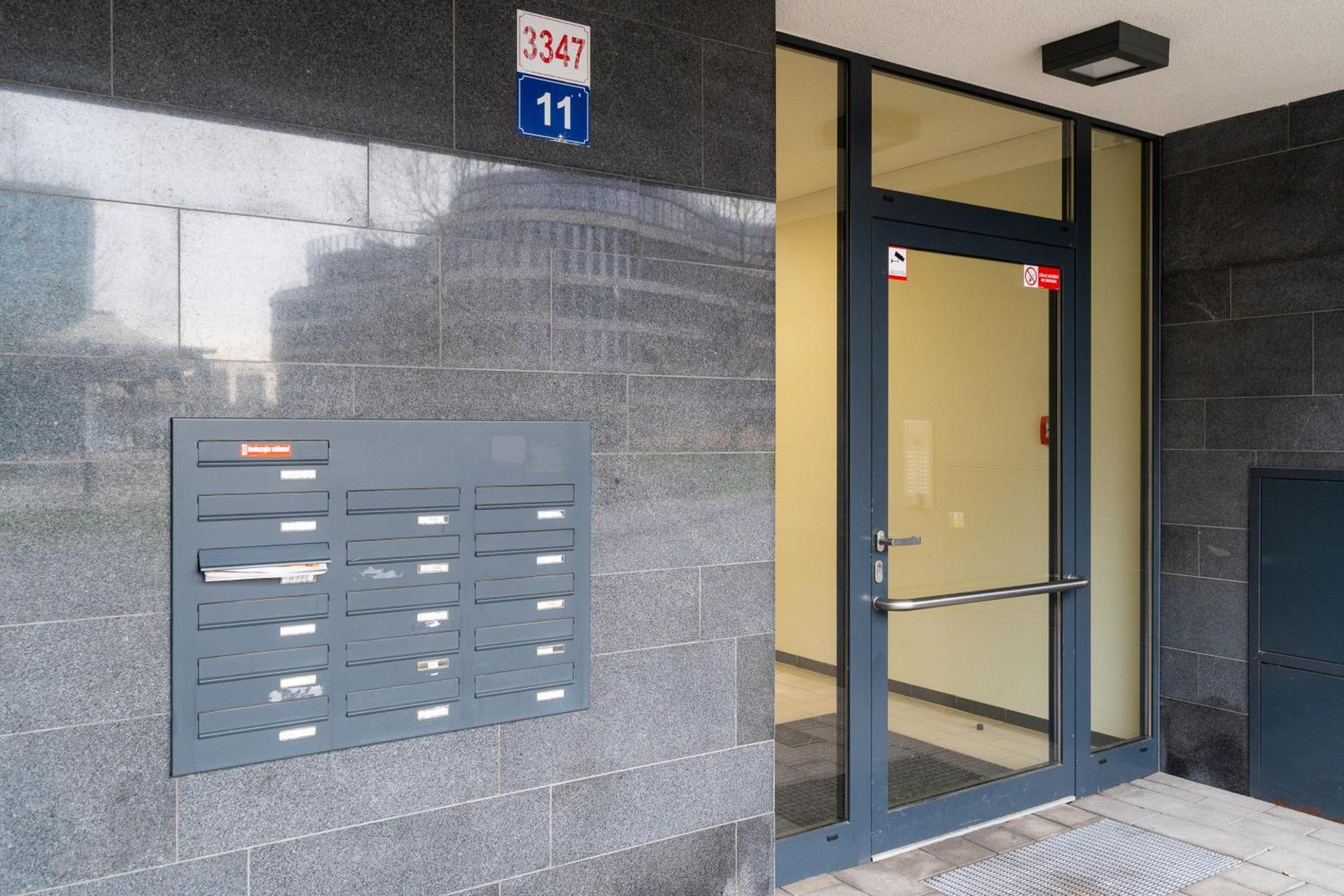 Bnb New Beautiful Apartment In The Center Of Ostrava With Option Garage Parking Eksteriør billede