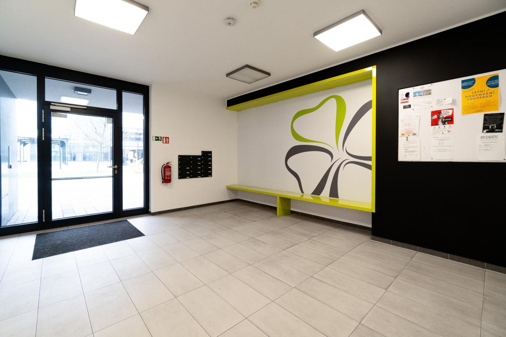 Bnb New Beautiful Apartment In The Center Of Ostrava With Option Garage Parking Eksteriør billede