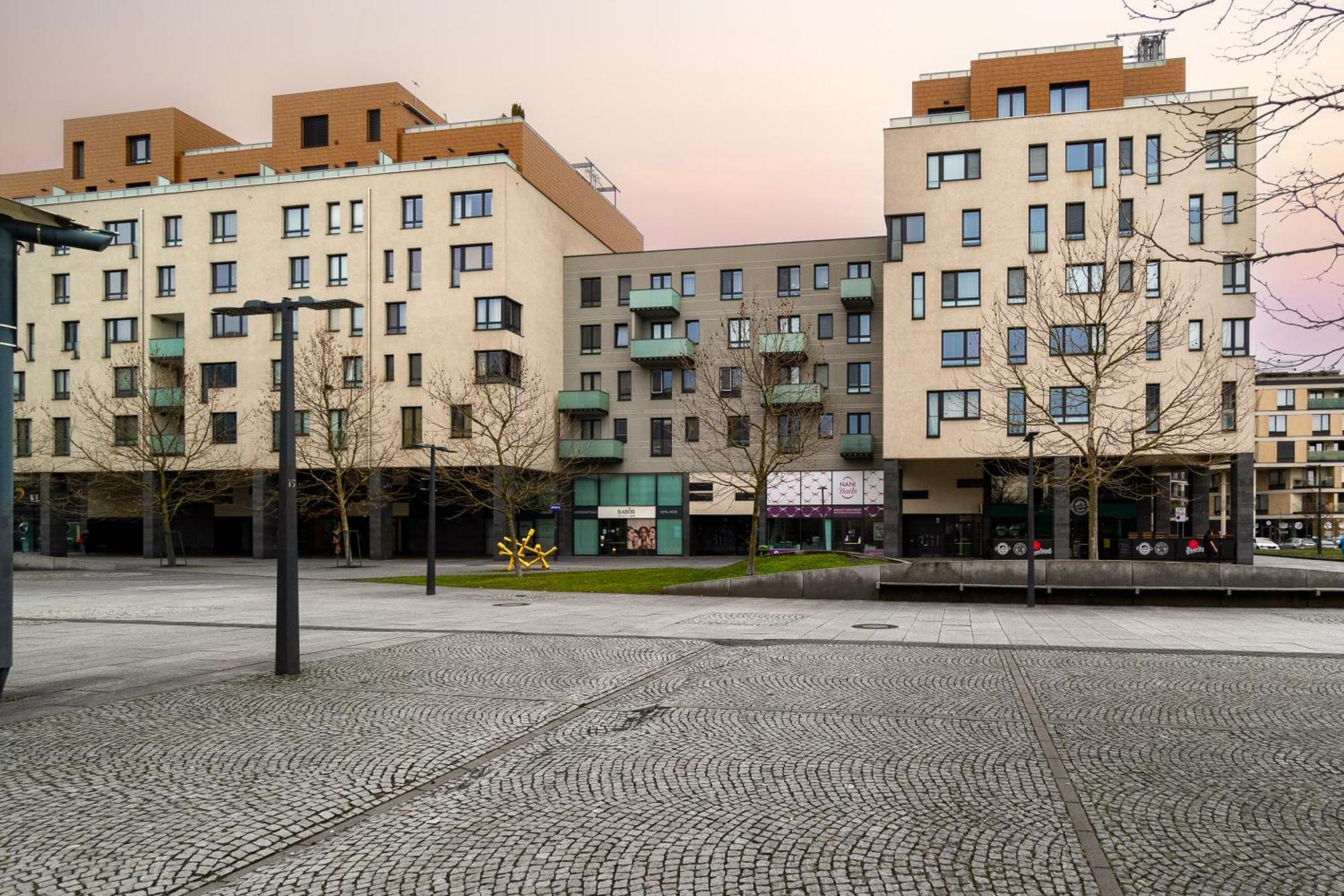 Bnb New Beautiful Apartment In The Center Of Ostrava With Option Garage Parking Eksteriør billede