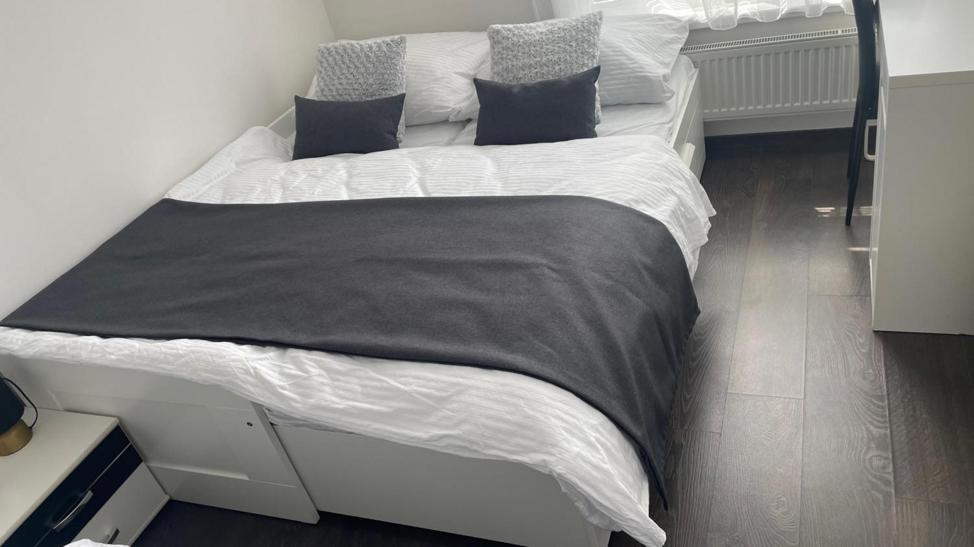 Bnb New Beautiful Apartment In The Center Of Ostrava With Option Garage Parking Eksteriør billede