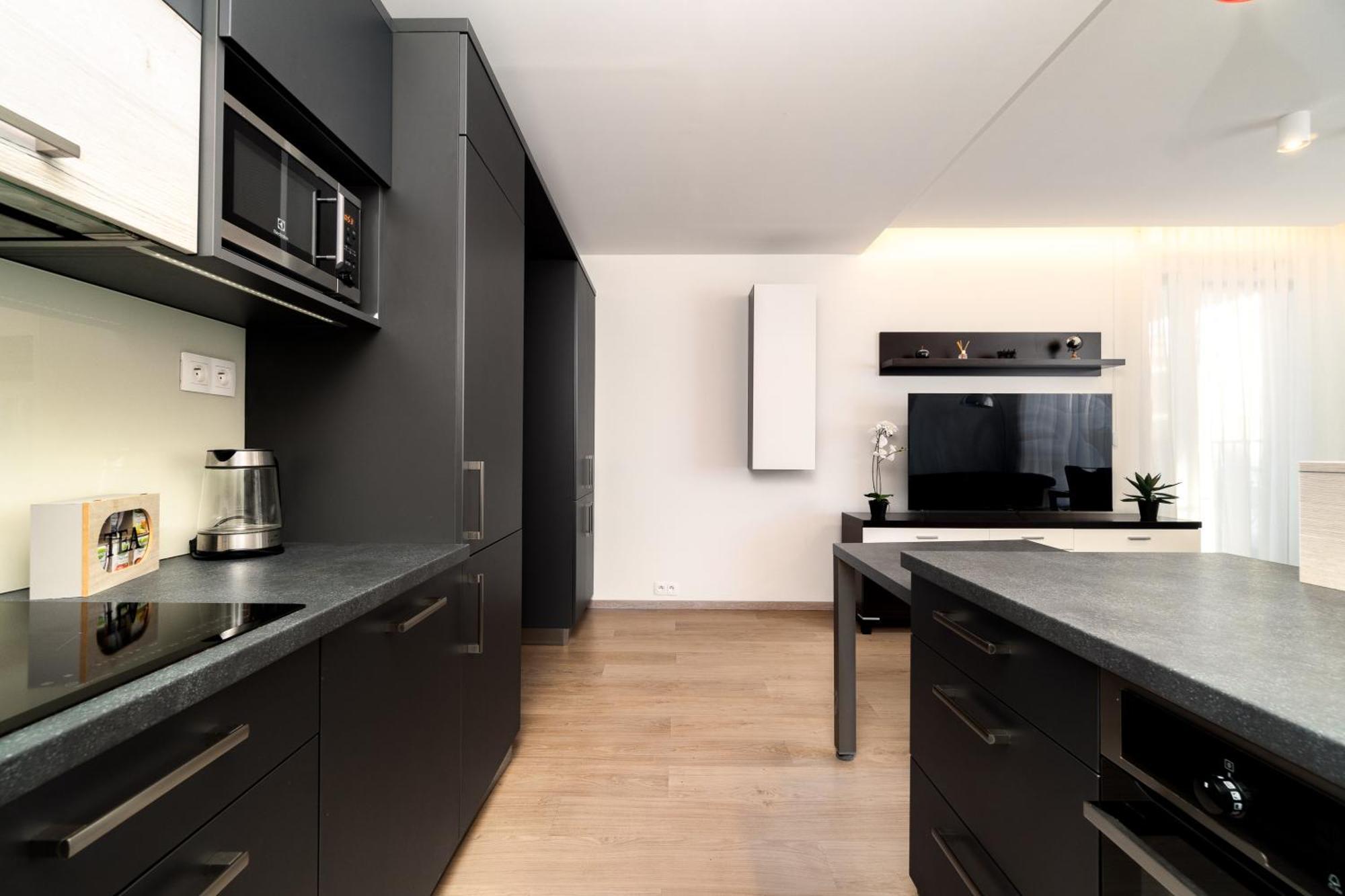 Bnb New Beautiful Apartment In The Center Of Ostrava With Option Garage Parking Eksteriør billede
