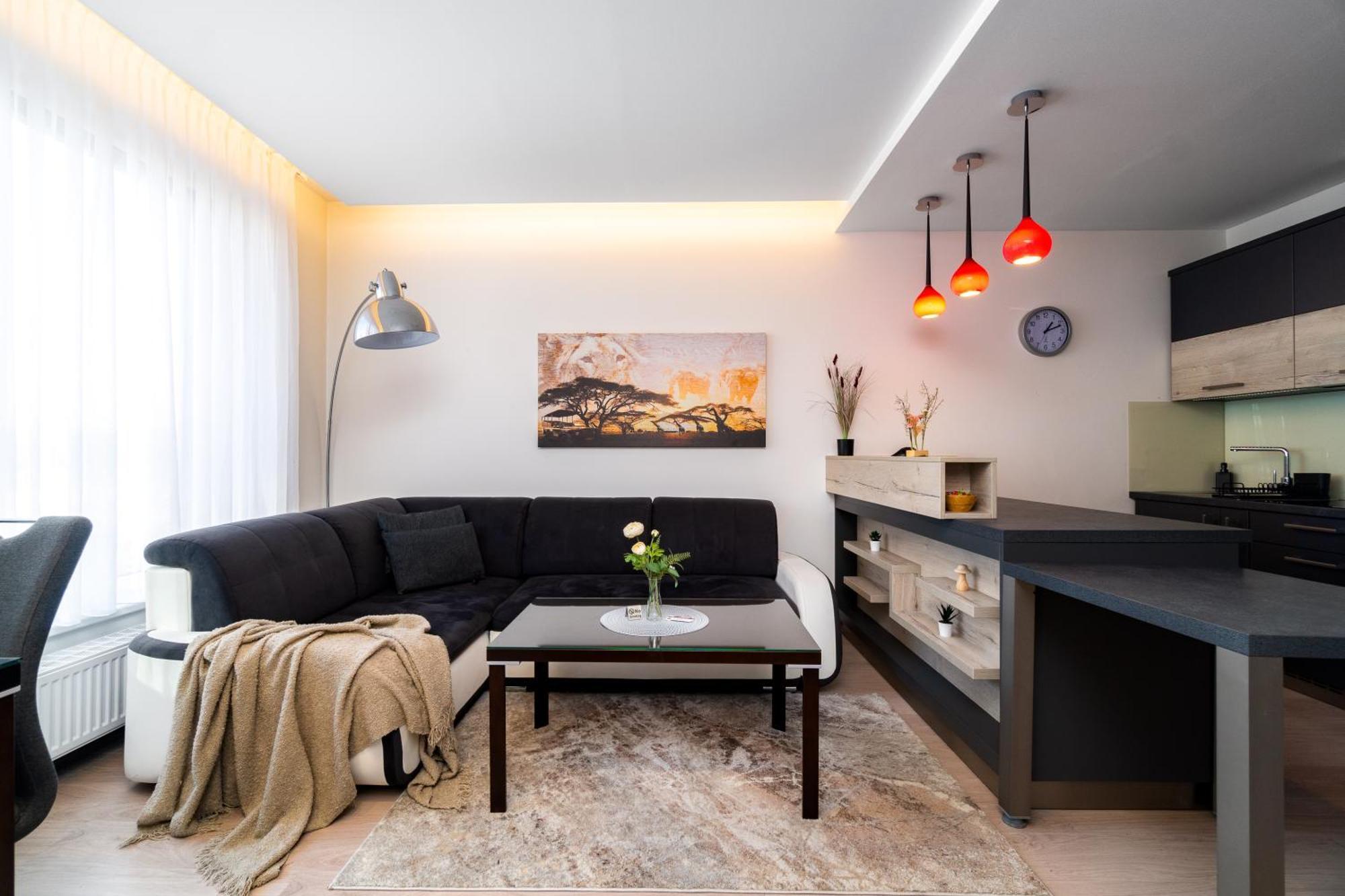 Bnb New Beautiful Apartment In The Center Of Ostrava With Option Garage Parking Eksteriør billede